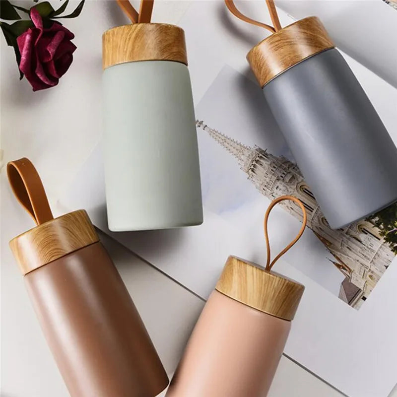 Petite mais puissante : la mini gourde en inox qui sublime votre sac à main