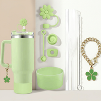 Kit d’accessoires pour gourde KITTY – 9 pièces en silicone
