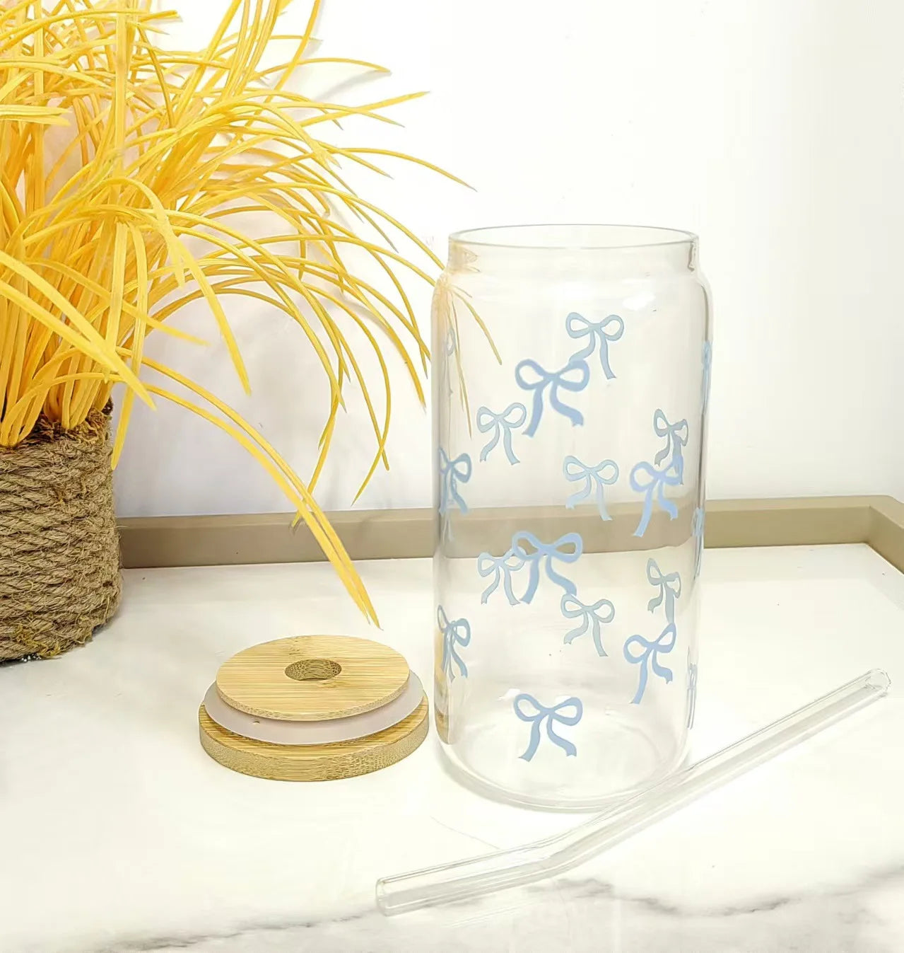 Gourde pratique avec paille intégrée, capacité 500 ml
