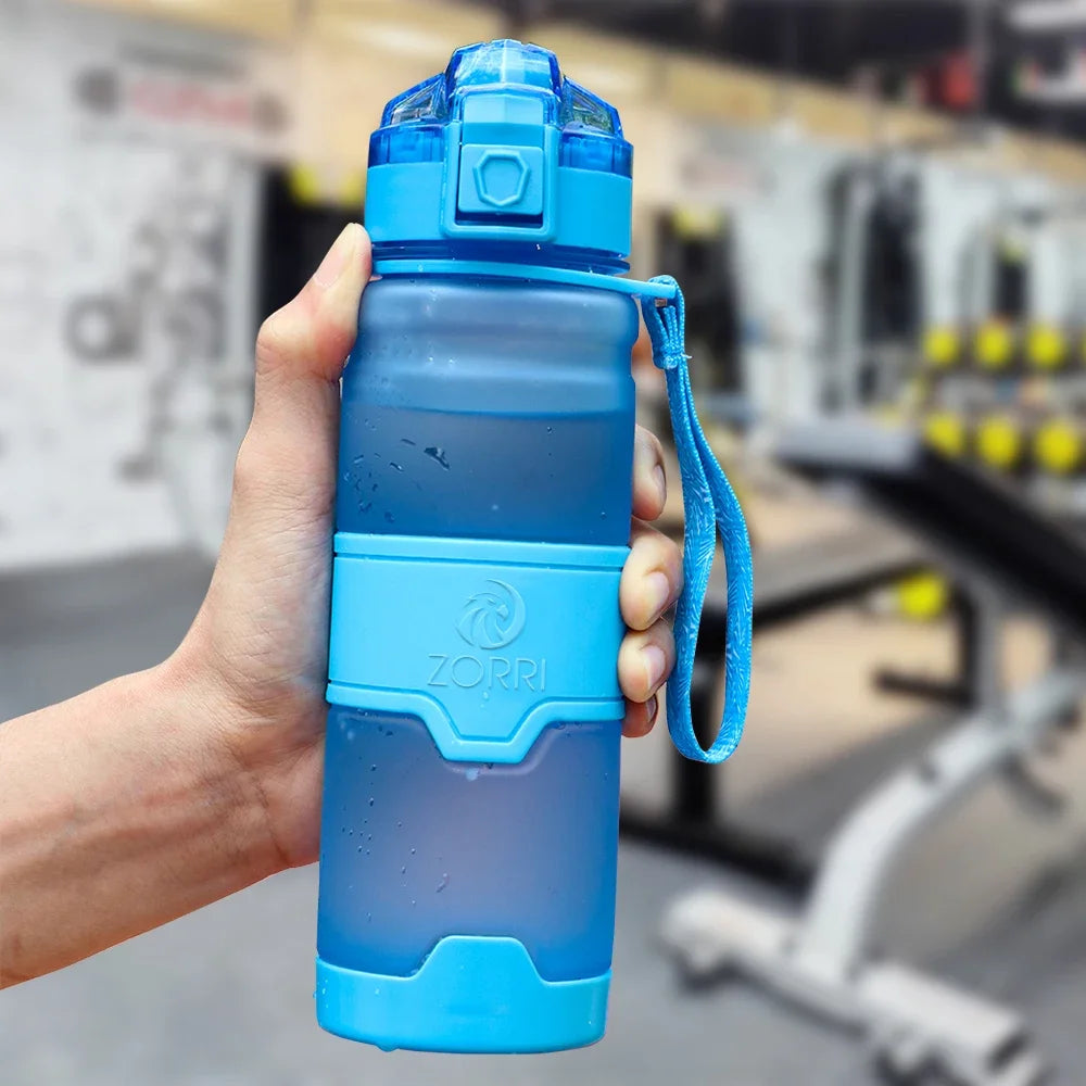 Gourde Shaker Protéines ZORRI – Sans BPA, Écologique, pour Fitness, Musculation, Randonnée et Sport