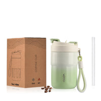 Gourde isotherme Ava posée sur un bureau moderne, idéale pour l’hydratation quotidienne