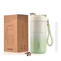 Gourde Ava inox 500 ml tenue en main, format compact et ergonomique pour le quotidien