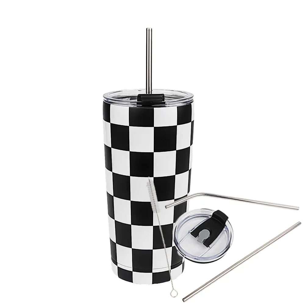 Gobelet isotherme DAYA 500 ml — damier noir et blanc avec accessoires.