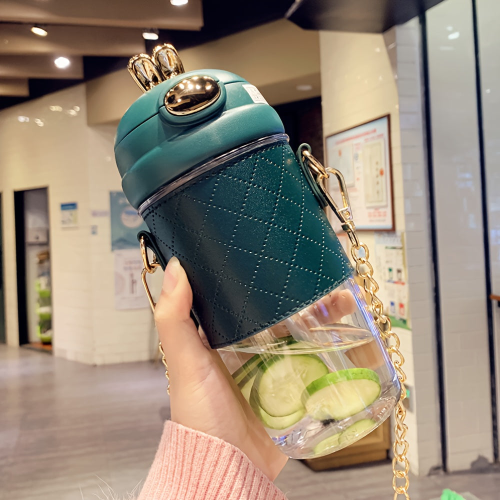 Gourde Lapi 580 ml verte en polypropylène avec lanière en chaîne pratique