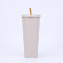 Gourde Nubo chromée tenue en main, design brillant et moderne 500 ml